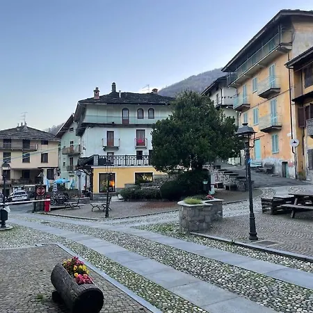 Ampio Bilocale Con Vista Montagne, Centro Apartamento