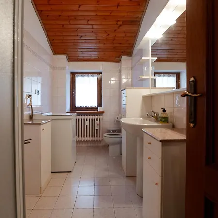 Ampio Bilocale Con Vista Montagne, Centro Ceres