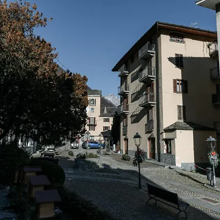 Ampio Bilocale Con Vista Montagne, Centro *